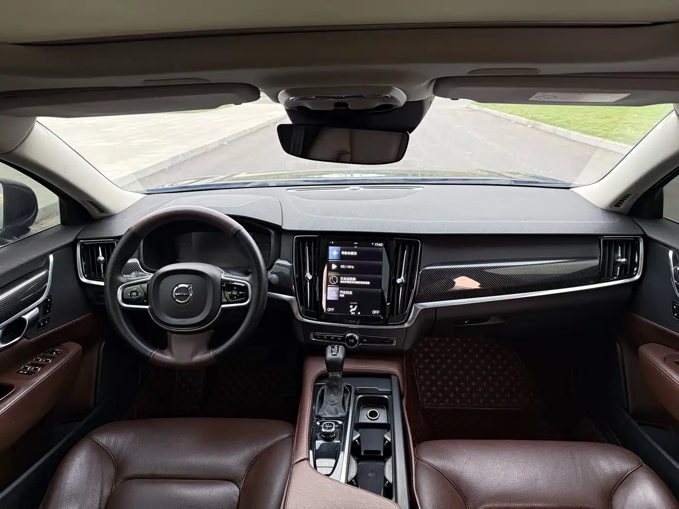 Photo 13 - Volvo S90