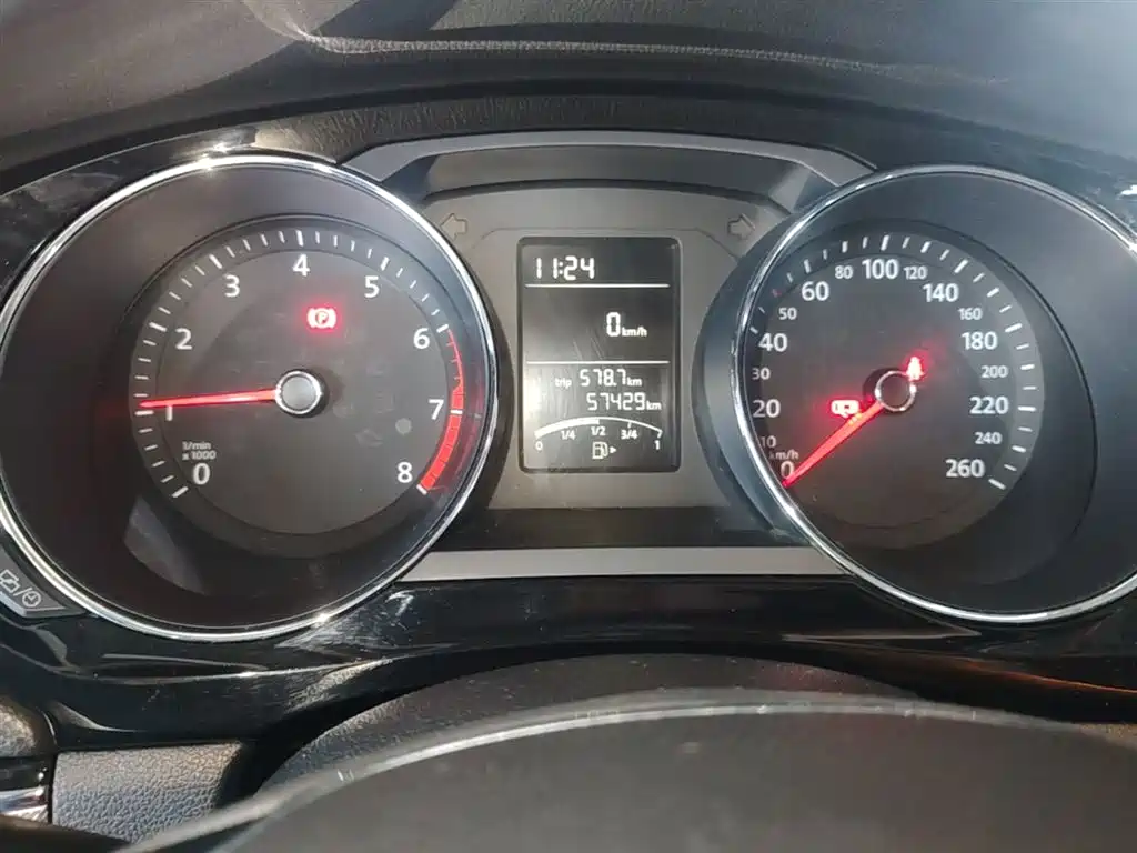 Volkswagen Sagitar 2018 1.6L Manual Comfort фото 12