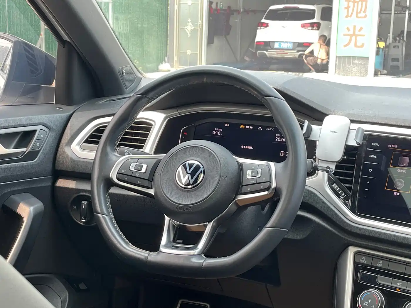 Фото 13 - Volkswagen T-ROC