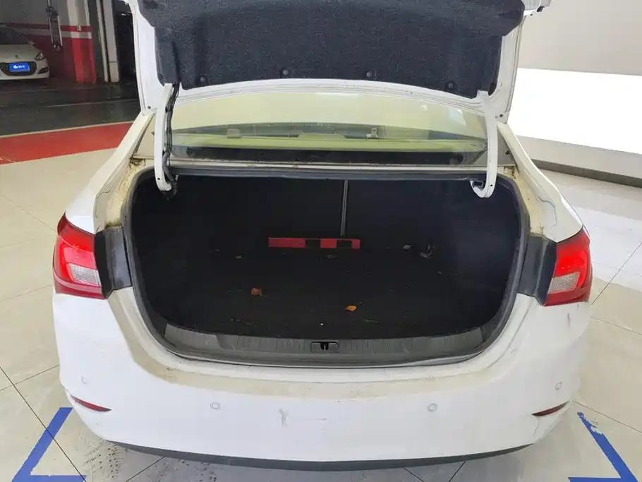 Photo 4 - Buick Excelle