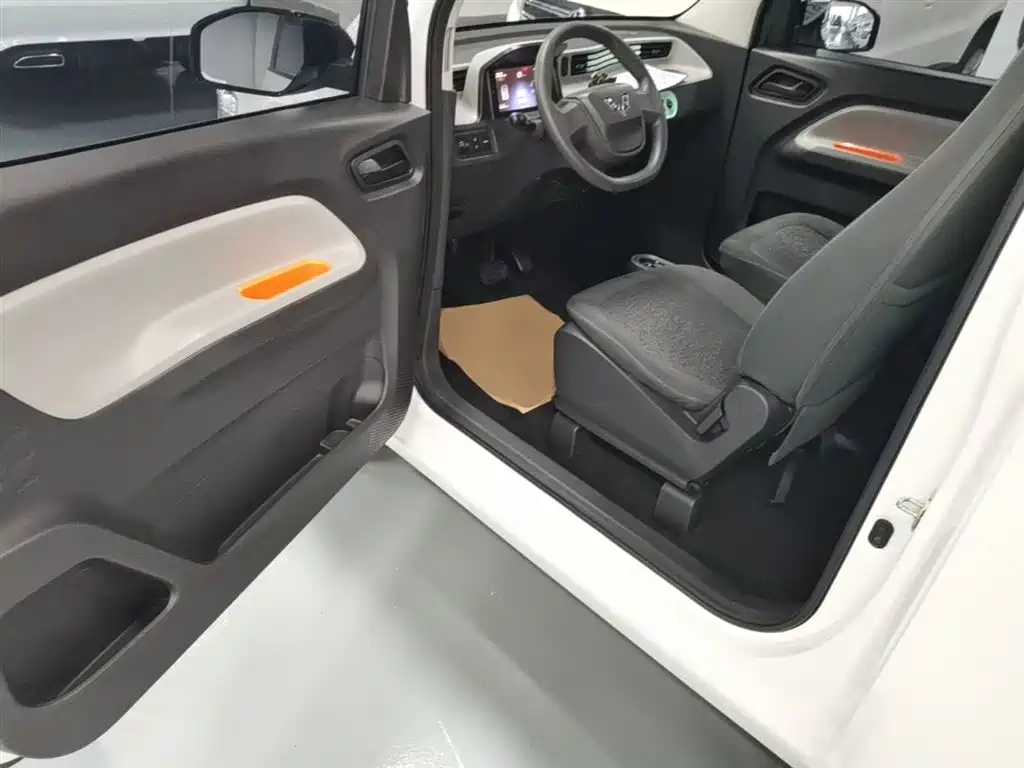 WULING AUTOMOBILE HONGGUANG MINIEV