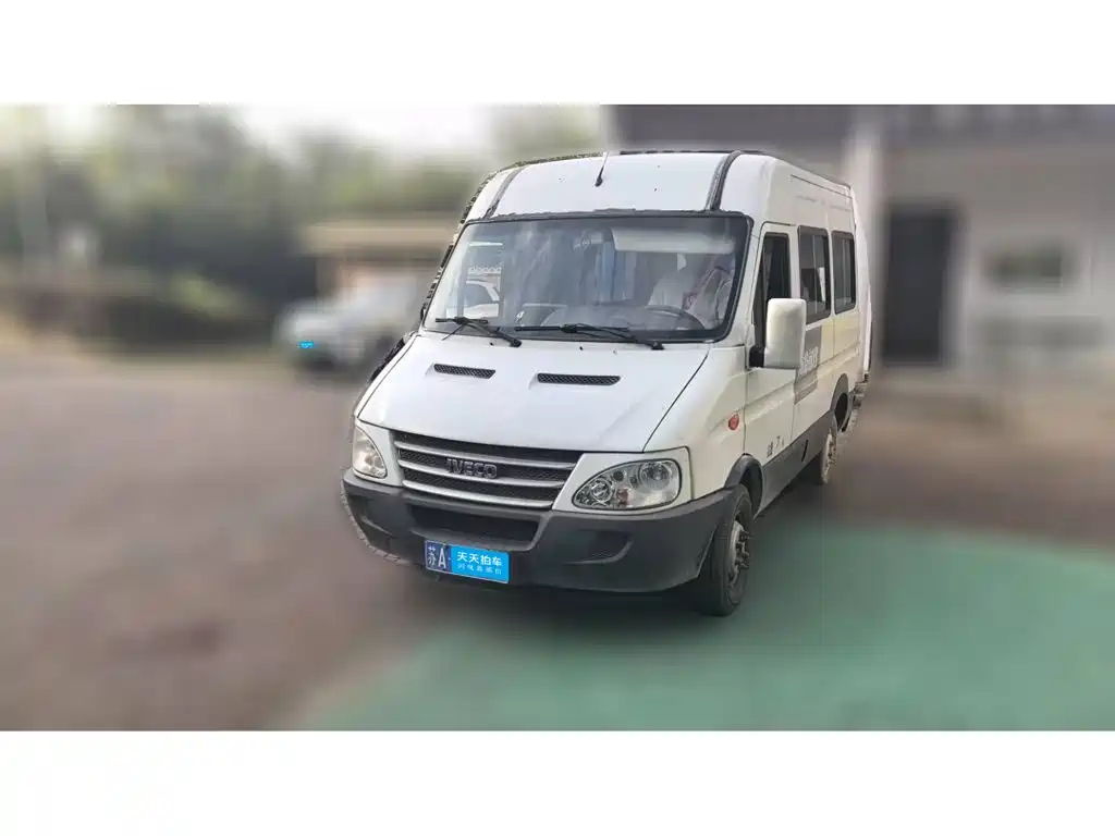 Iveco Bodhi 2012 2012 2.5T-A32 Base Model
