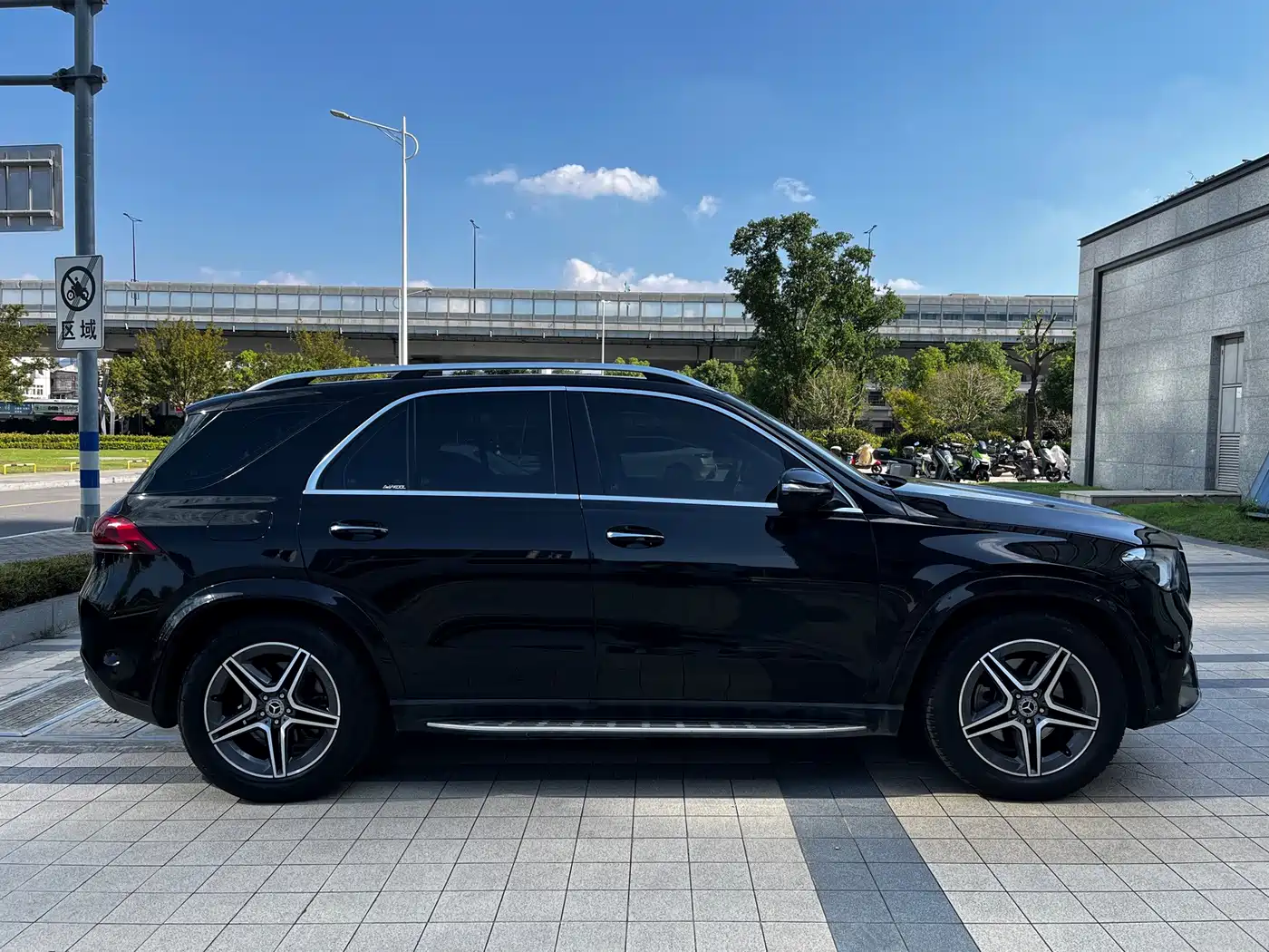 Фото 24 - Mercedes-Benz GLE