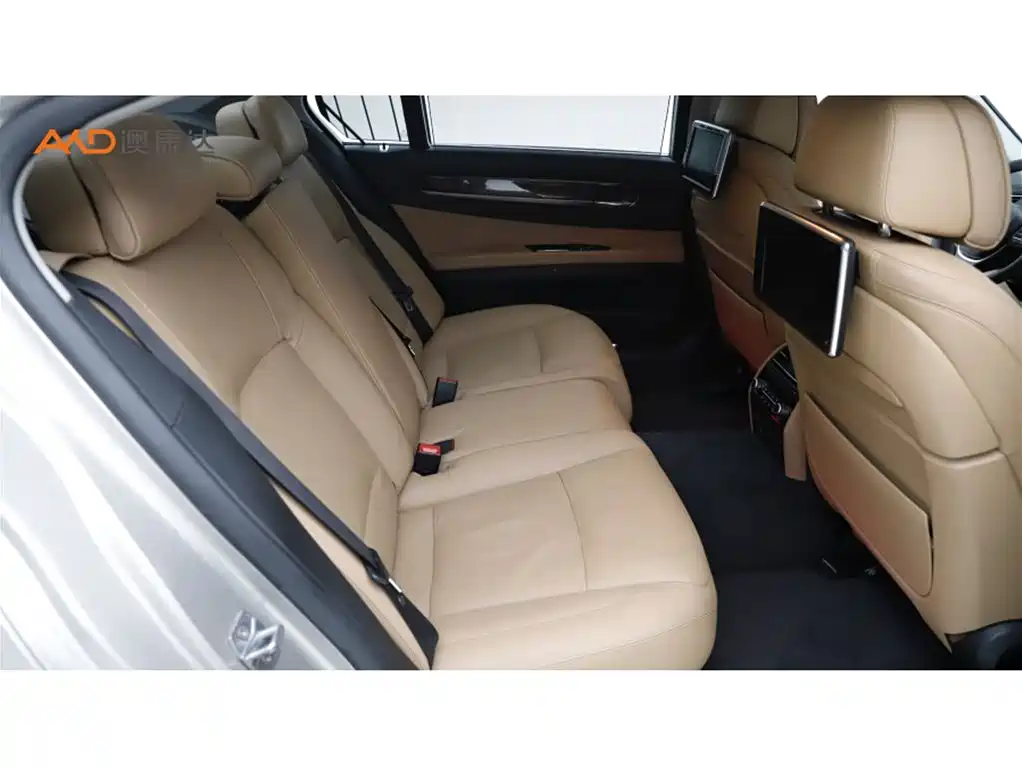 BMW 7 Series 2013 Model 730Li Luxury фото 8