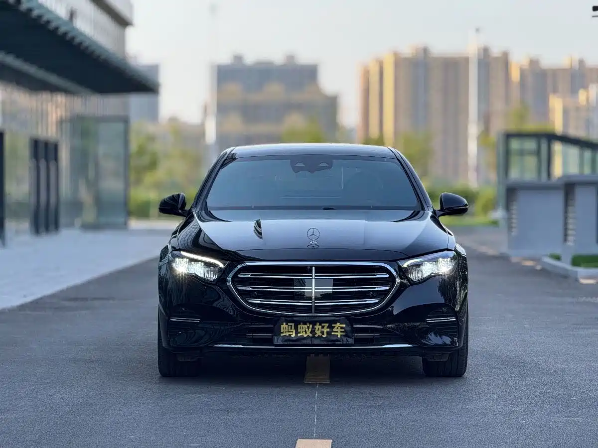 Mercedes-Benz E-Class 2025 E 300 L Fashion фото 2