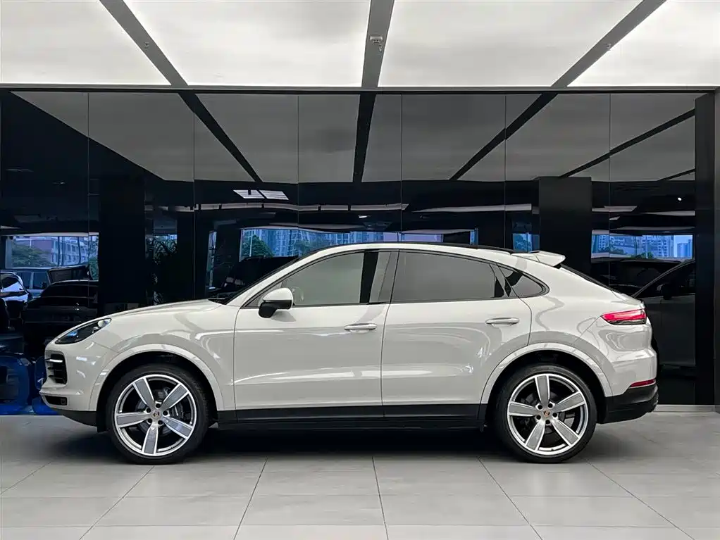 Porsche Cayenne 2019 Cayenne Coupé 3.0T фото 3