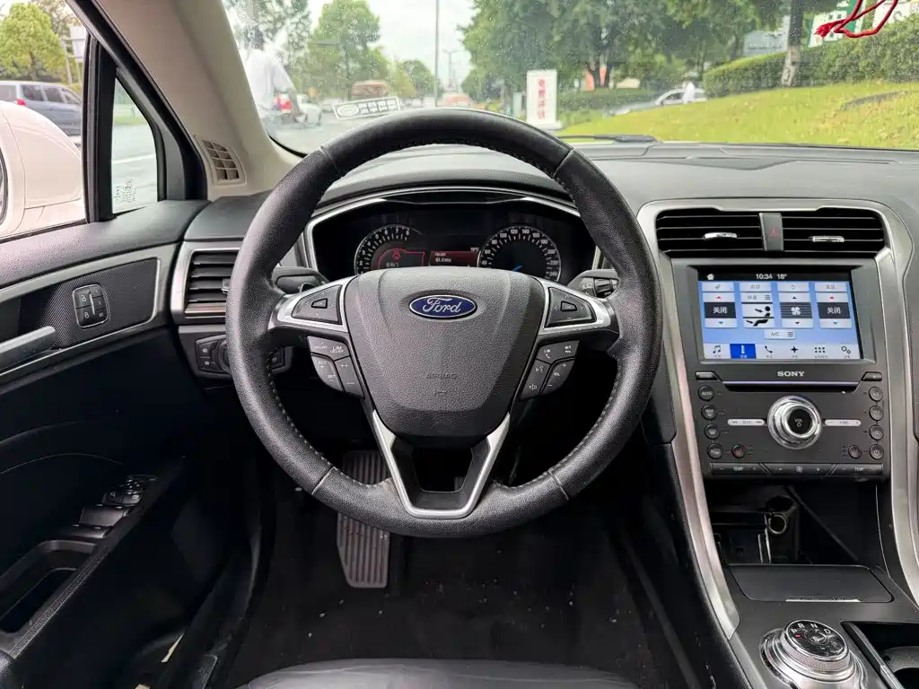 Фото 14 - Ford Mondeo