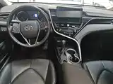 Фото 10 - Toyota Camry