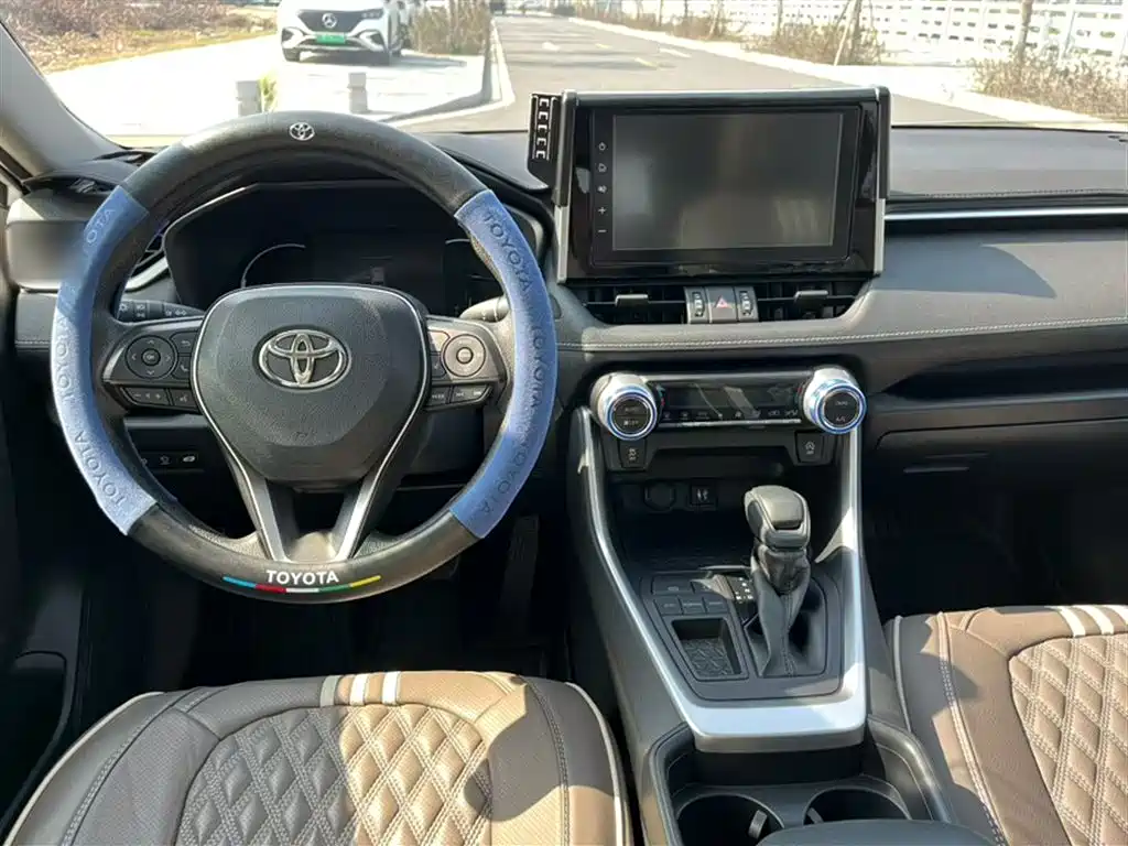 Toyota RAV4 Rongfang 2020 2.0L CVT 2WD Trend Edition фото 9