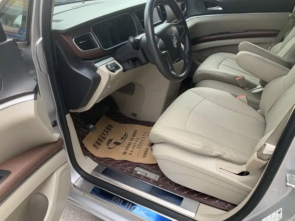 Buick GL8 2014 2.4L CT Luxury Business Comfort фото 7