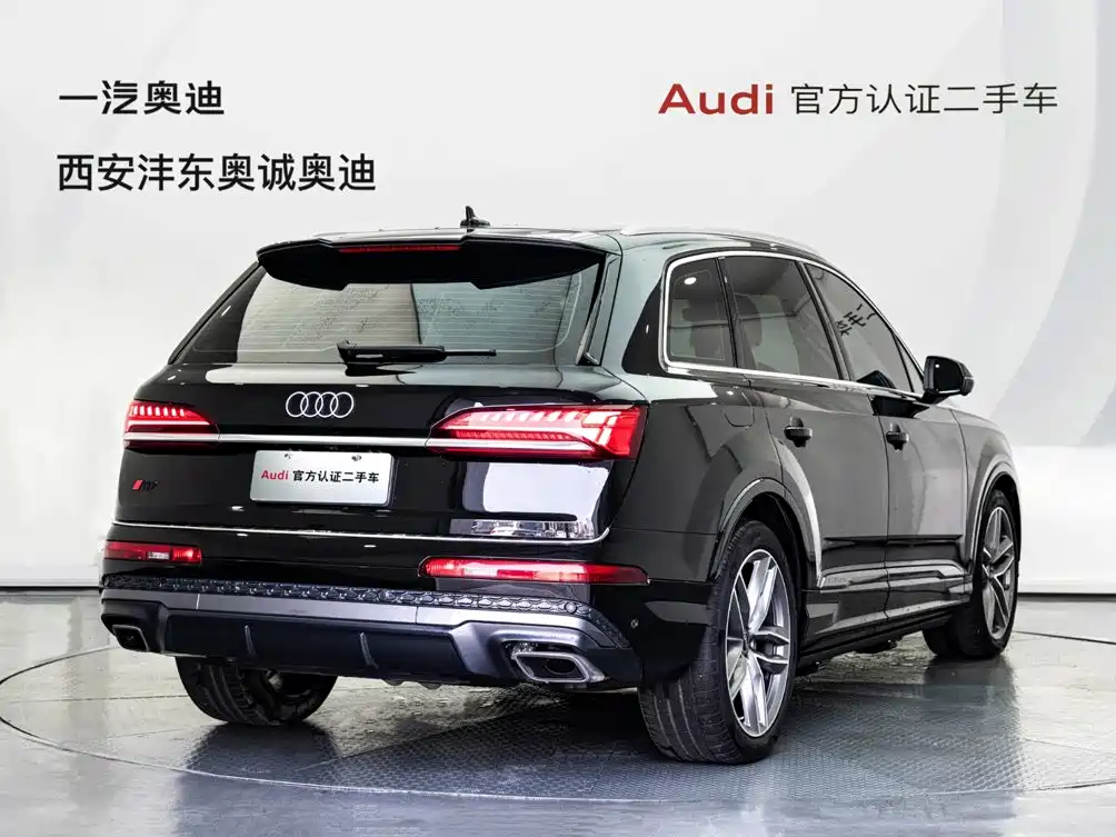 Фото 5 - Audi Q7