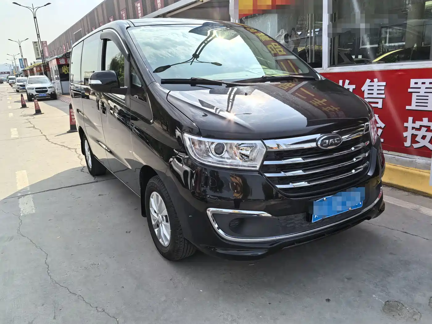 JAC Refine M3 2023 2022 1.5T 7-Seater Standard