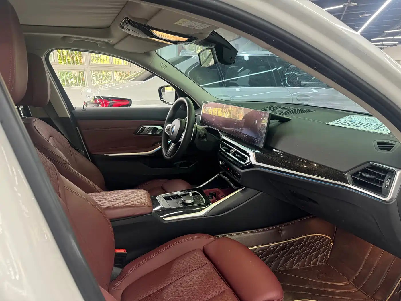 BMW 3 Series 2024 325Li M Sport Package фото 9