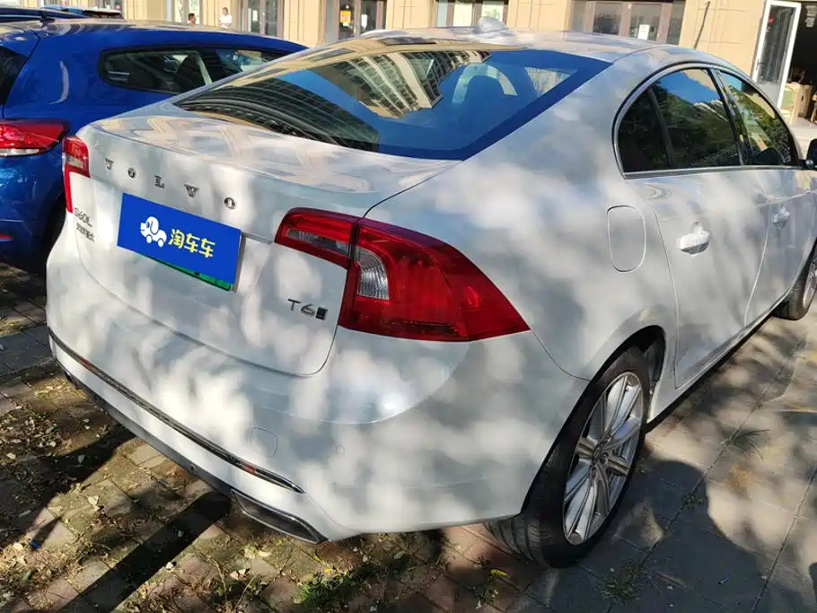 Volvo S60 Plug-in Hybrid 2015 2015 S60L E-Drive Hybrid T6 Intelligent Edition