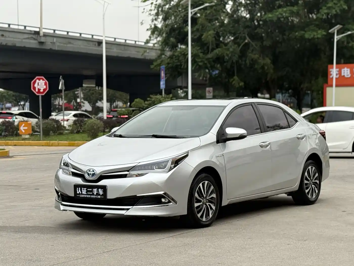 Toyota Corolla 2017 Facelift Hybrid 1.8L E-CVT Leading Edition