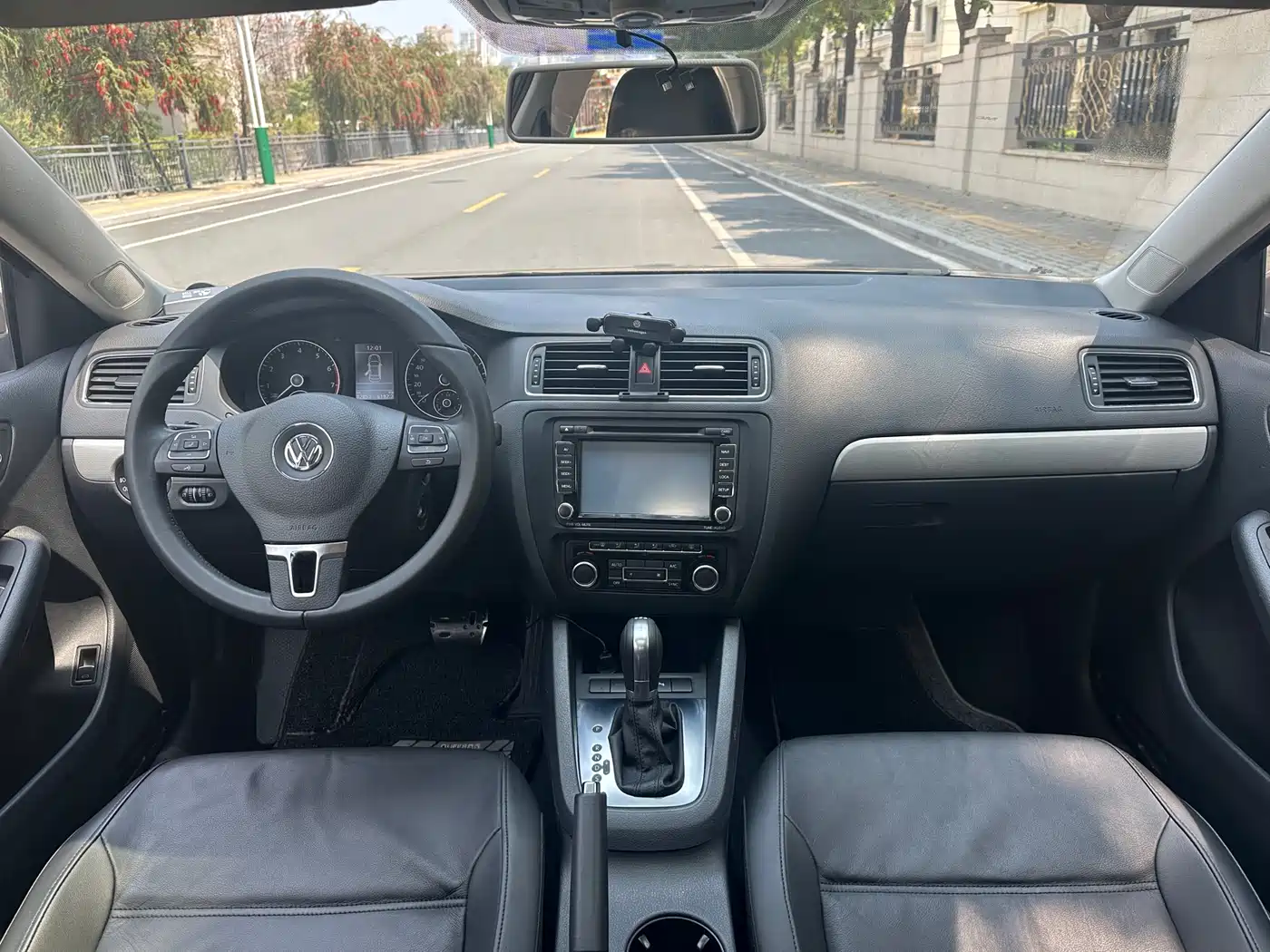 Volkswagen Sagitar 2014 1.4TSI Automatic Luxury фото 5