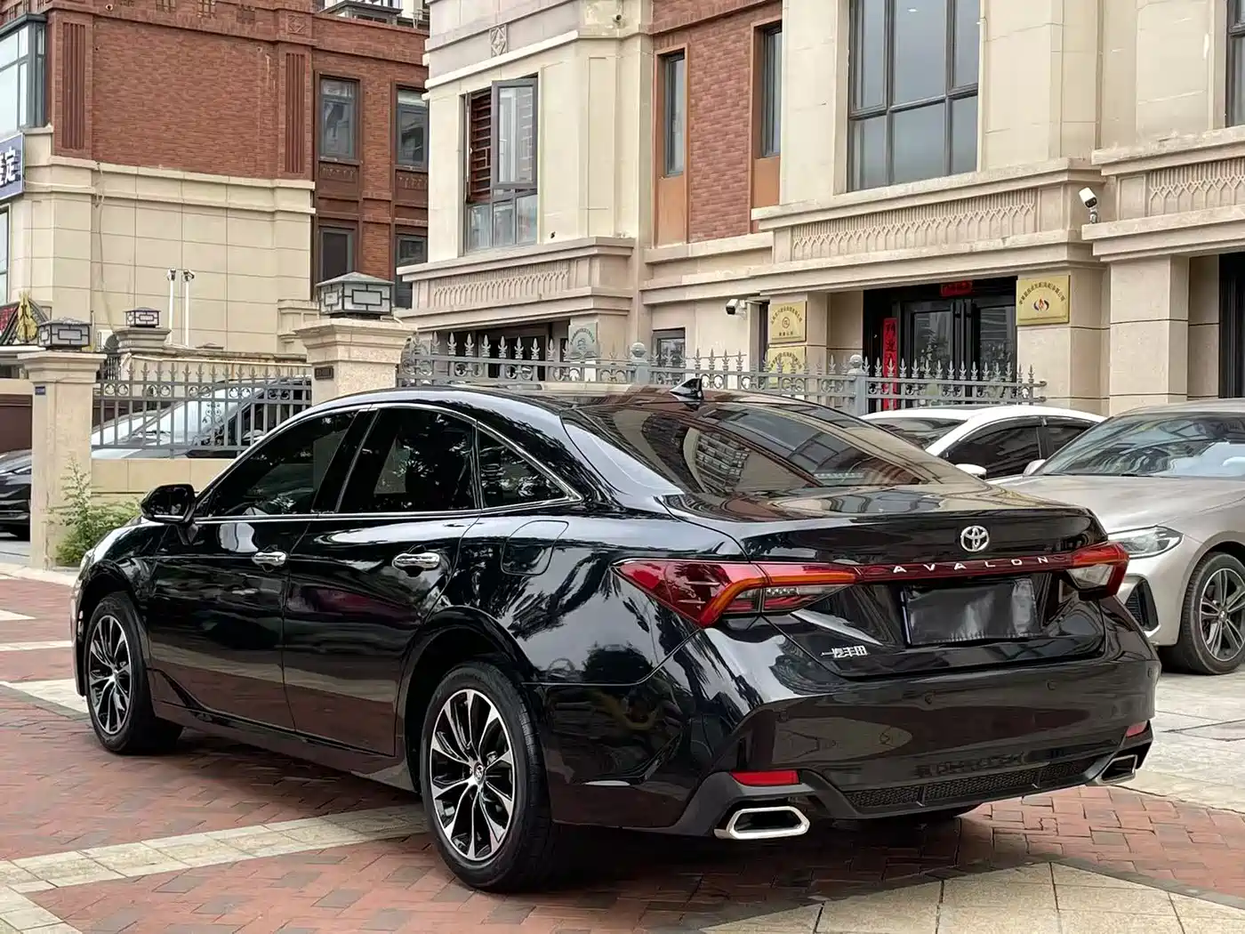 Toyota Avalon 2023 2.0L Luxury Edition фото 6