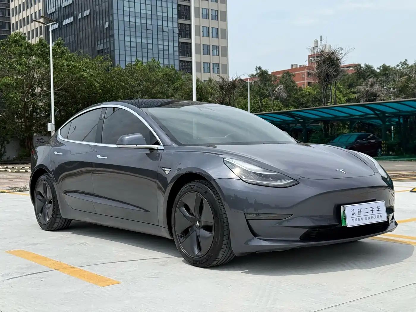 Tesla Model 3 (Import) 2019 2019 Long Range RWD Version