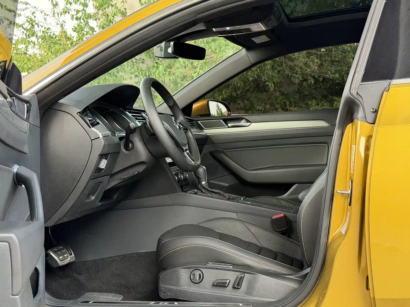 Volkswagen FAW-Volkswagen CC 2019 330TSI Charming Appearance (China V) фото 6