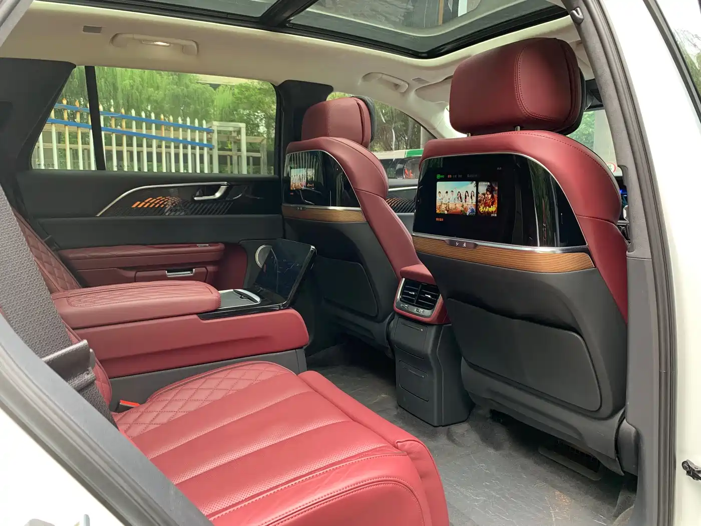 Hongqi E-HS9 2023 2022 660km Qi Ling Edition (4-seater)