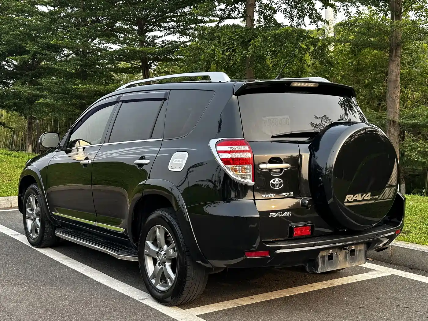 Фото 6 - Toyota RAV4