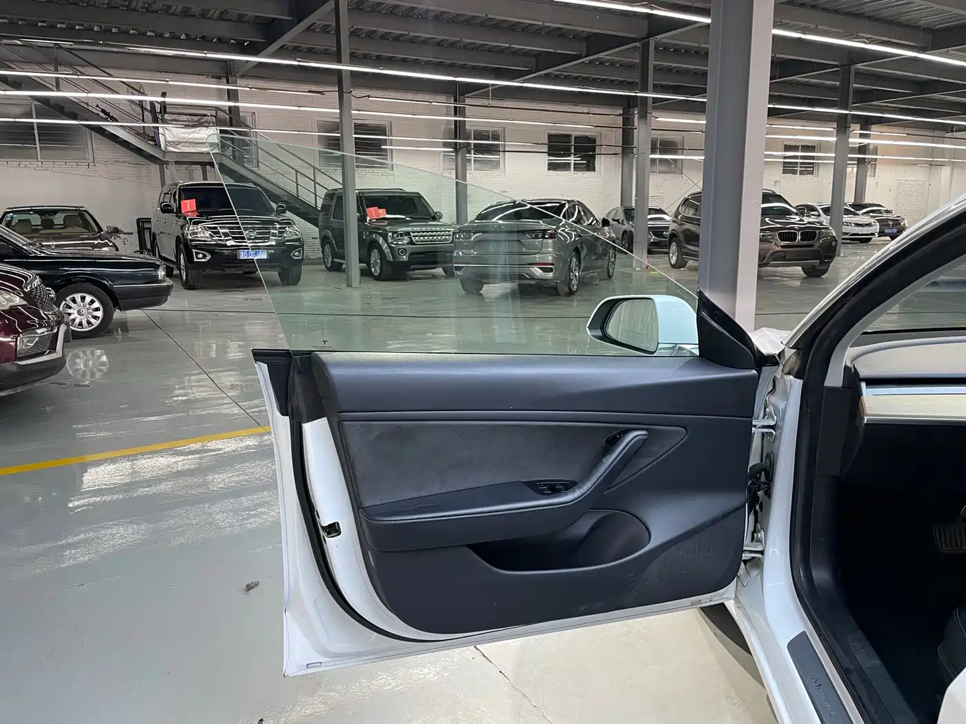TESLA MODEL 3 (IMPORTED)