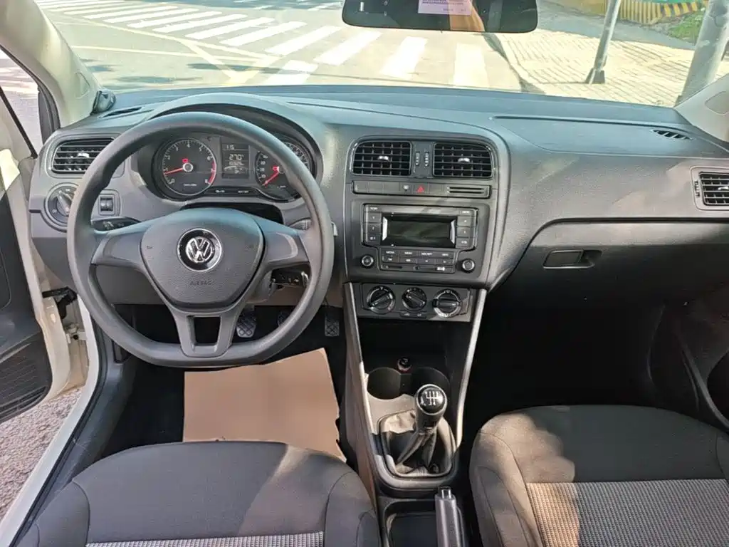 Volkswagen Polo 2015 2016 1.4L Manual Trend