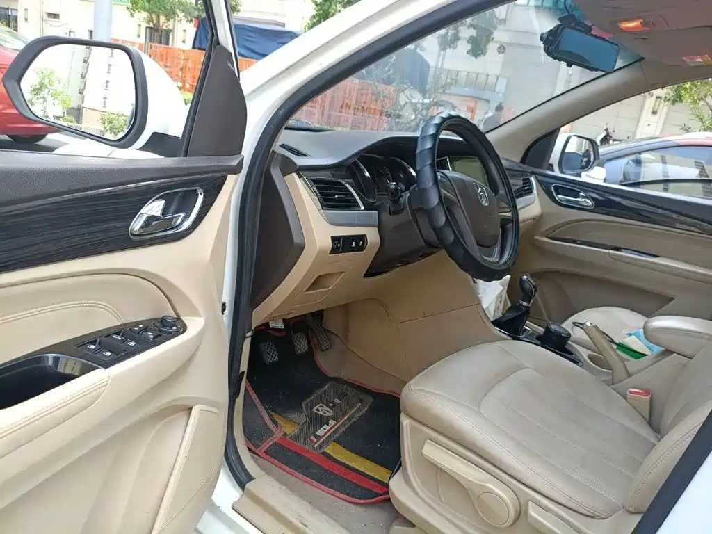 Baojun 730 2015 2016 1.5L Manual Comfort 7-seater China V