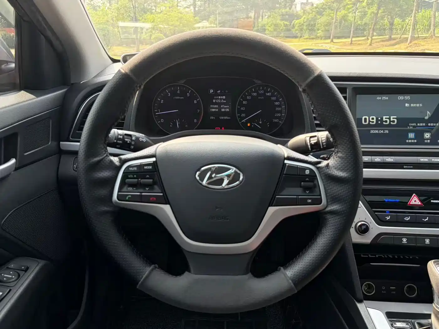 Hyundai Elantra 2018 1.6L Automatic 15th Anniversary Special Edition фото 15