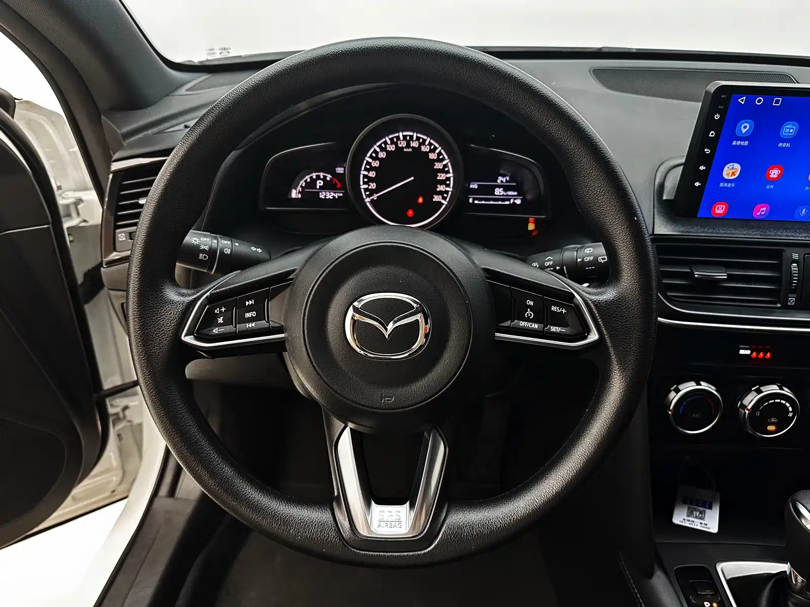 Фото 18 - Mazda CX-4