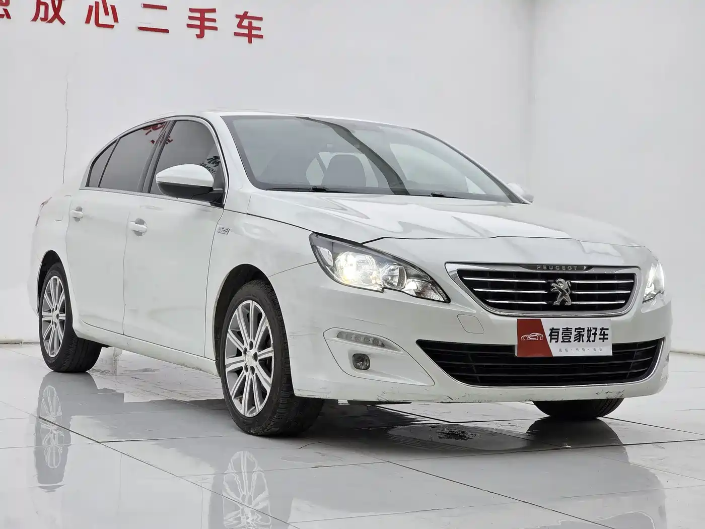 Peugeot 408 2015 Model 1.2T Automatic Luxury Edition фото 3