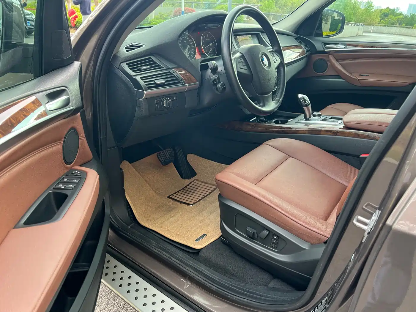 BMW X5 (Import) 2011 xDrive35i Leading Edition фото 4
