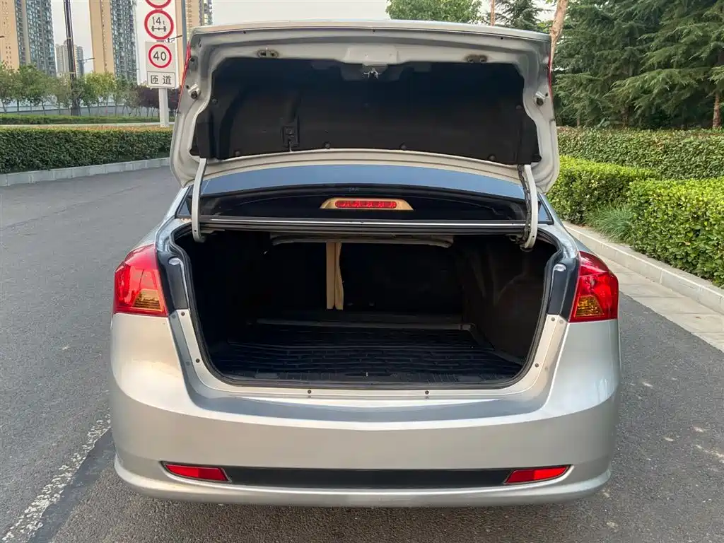 Buick Excelle 2013 1.5L Automatic Classic фото 16