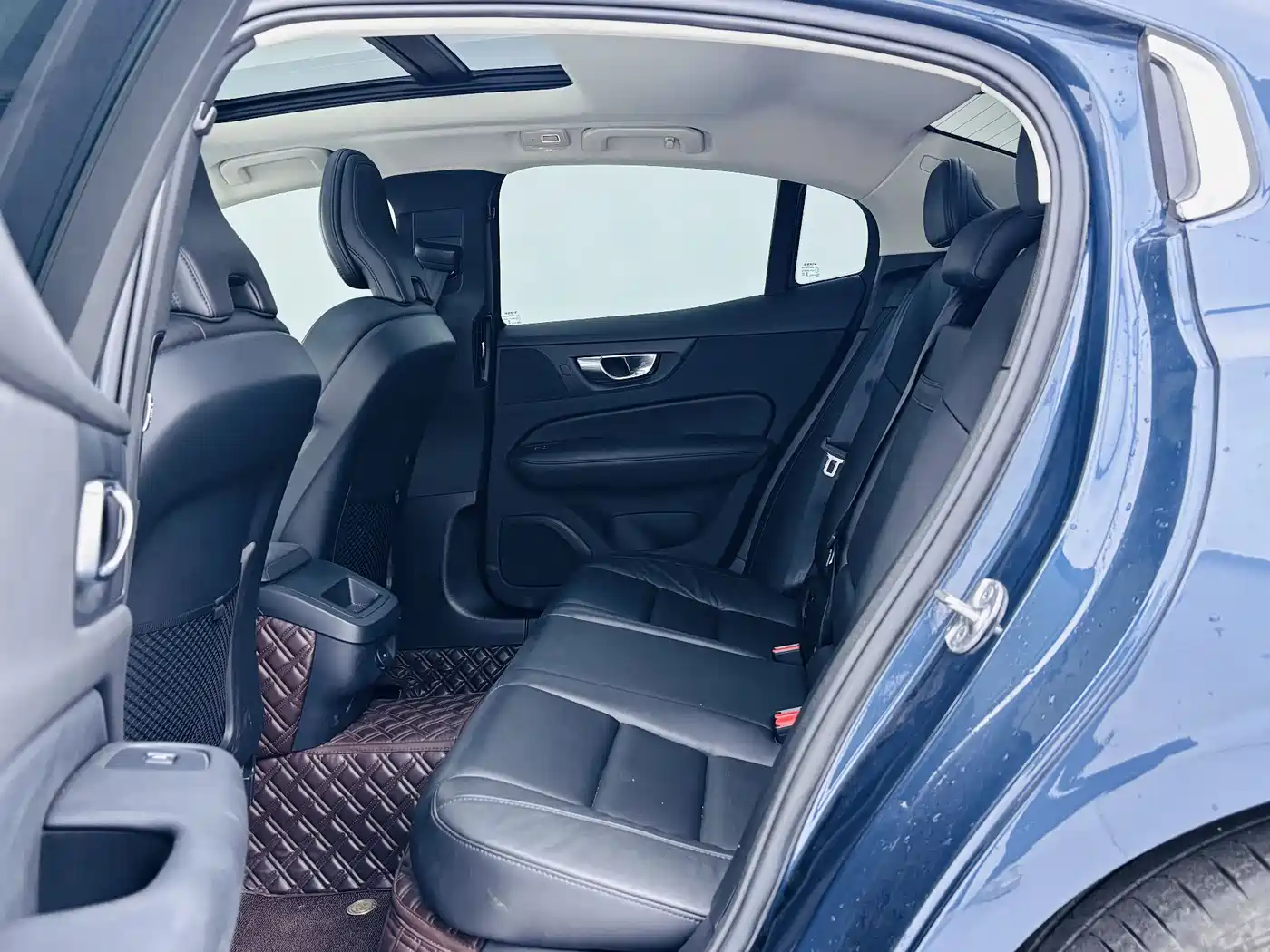 Фото 14 - Volvo S60