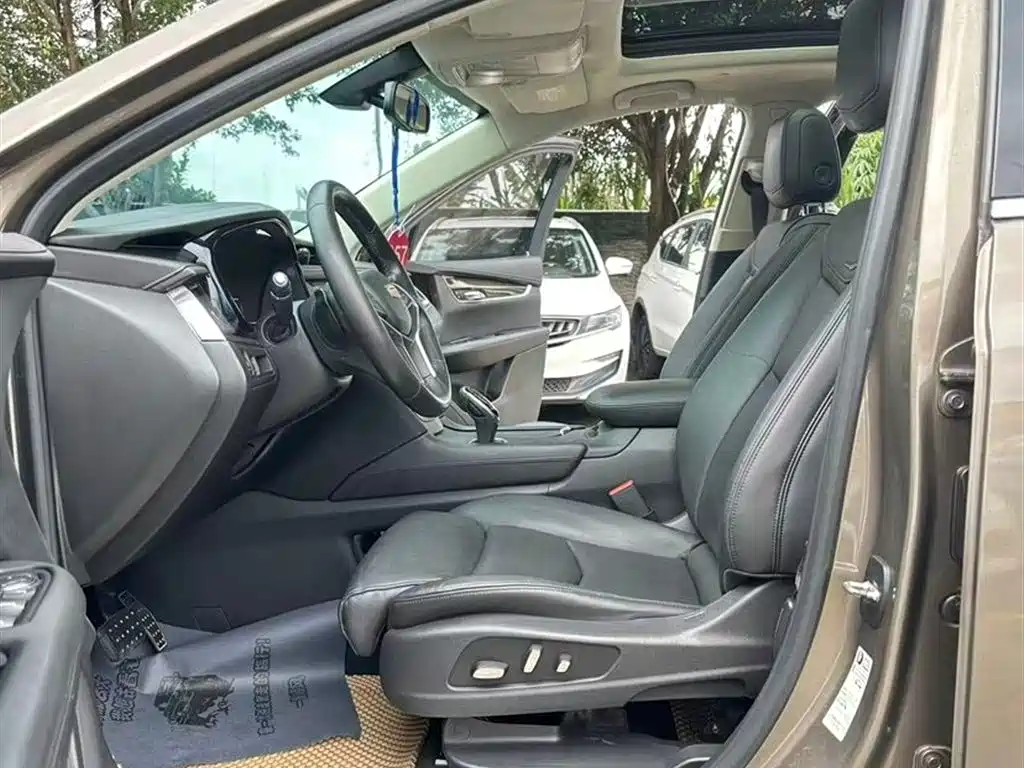 Cadillac XT5 2016 28T AWD Luxury Model фото 4