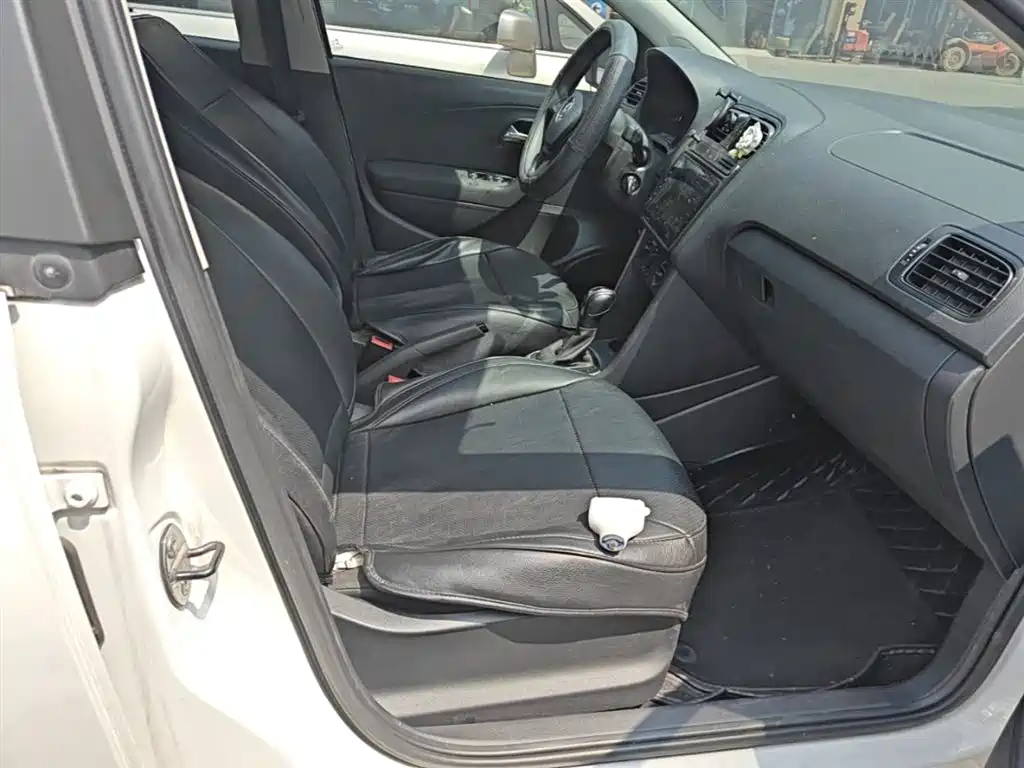 Volkswagen Polo 2018 1.5L Auto Safe Drive фото 25