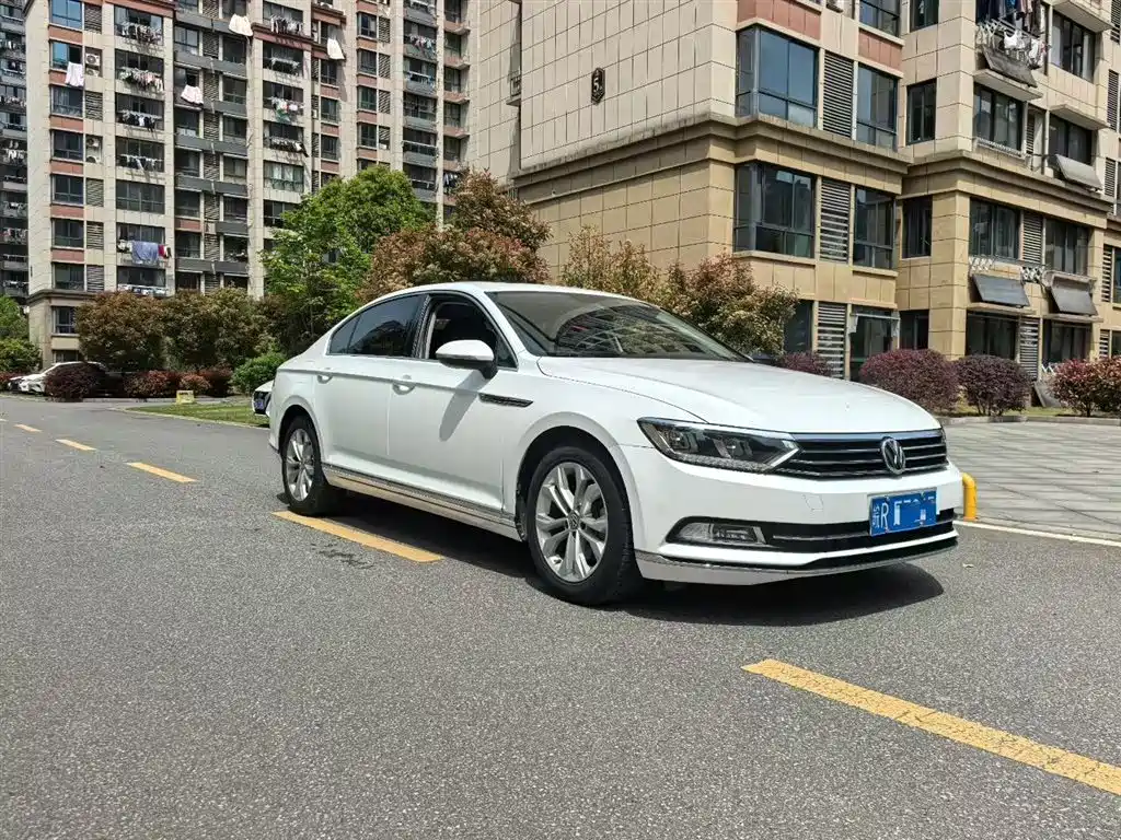 Volkswagen Magotan 2018 Facelift 330TSI DSG Luxury фото 3