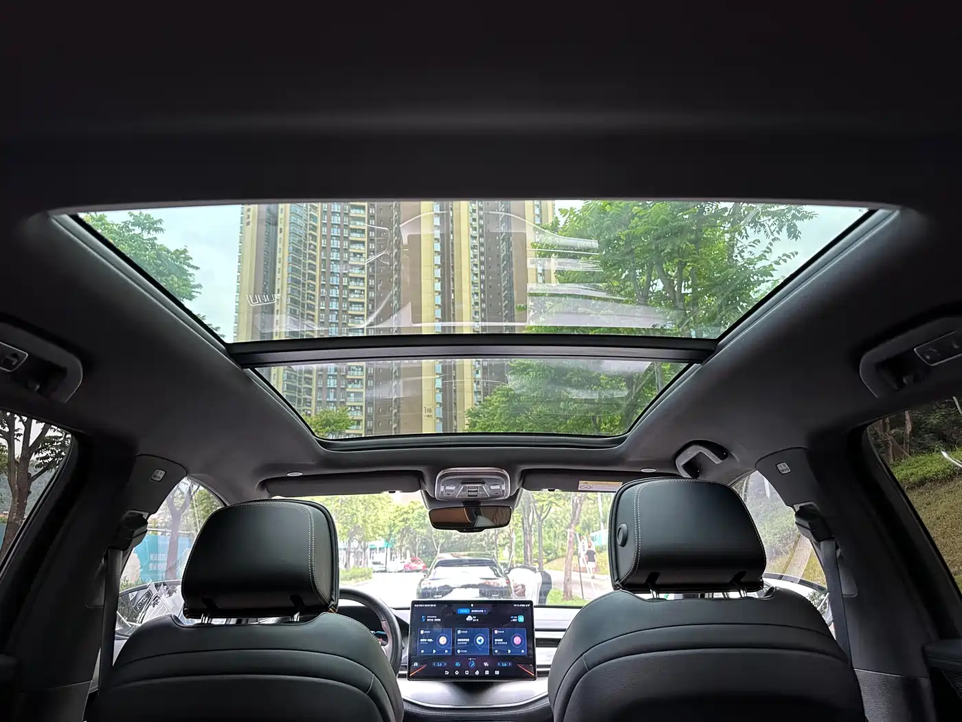 BYD Tang New Energy 2021 DM-i 112KM Honor фото 15