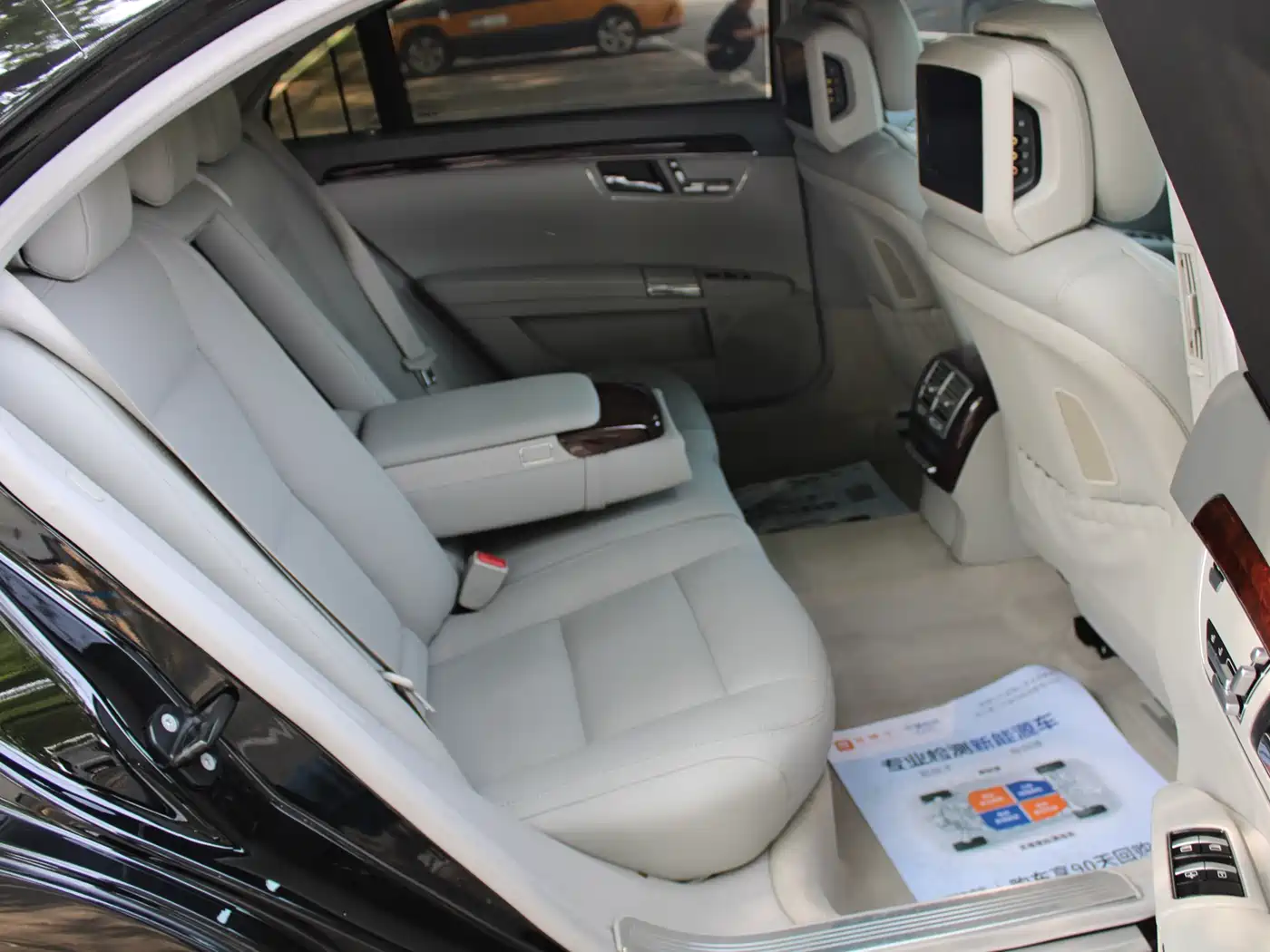 Mercedes-Benz S-Class 2010 S 350 L 4MATIC фото 11
