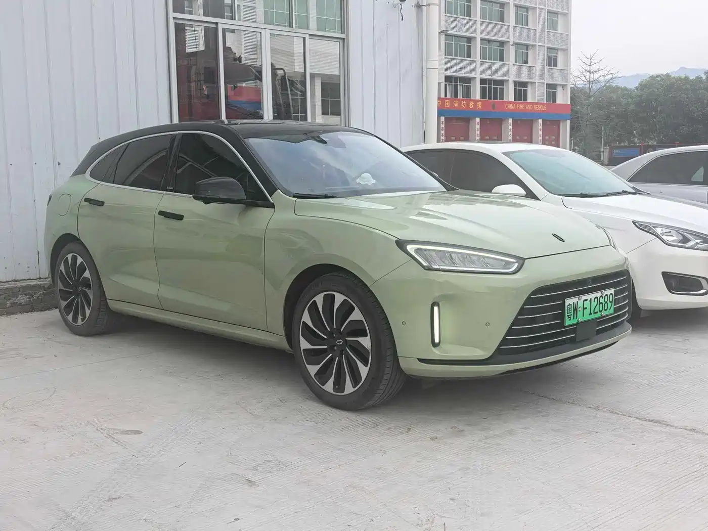 AITO Wenjie AITO M5 2022 Extended Range RWD Standard фото 2