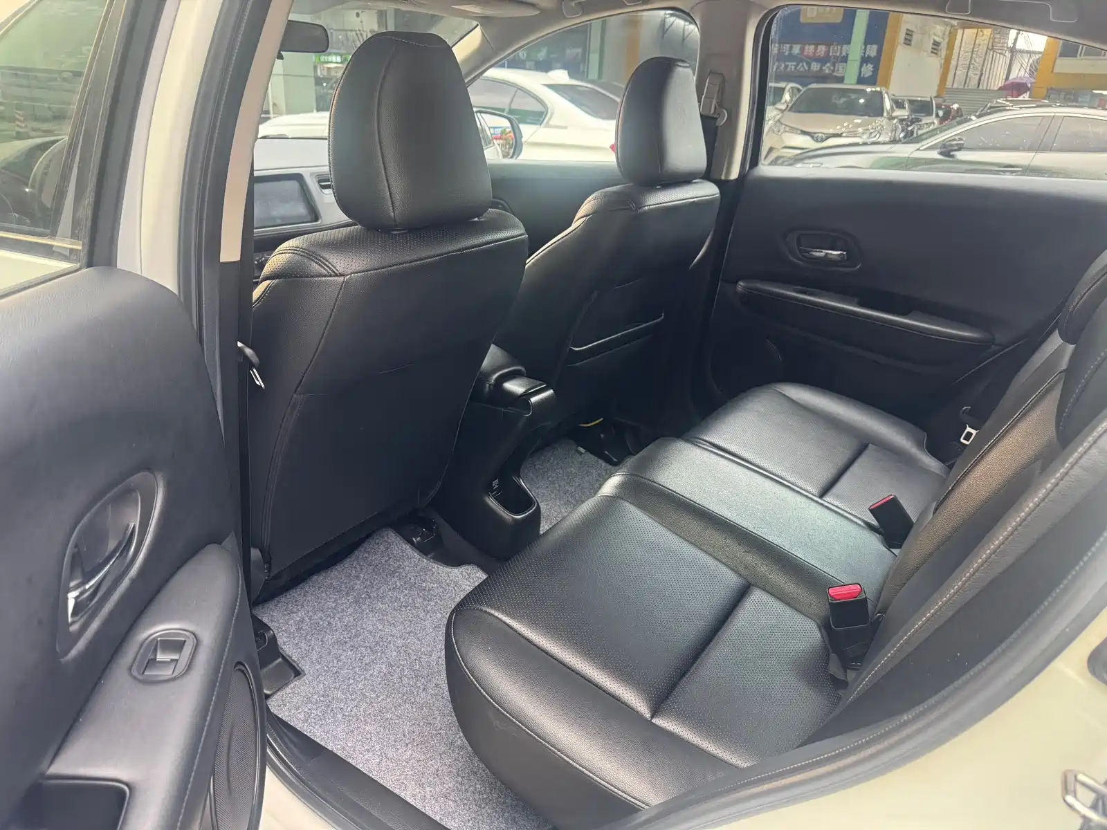 Photo 5 - Honda Vezel