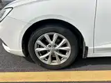 Фото 18 - Roewe i5