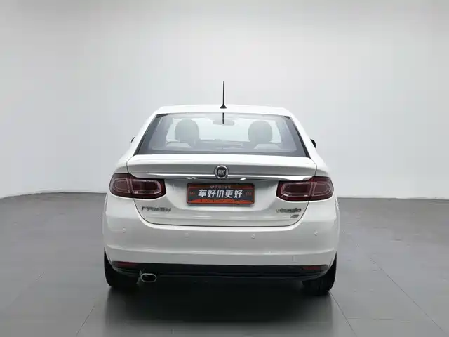 Fiat Viaggio 2012 1.4T Manual Joy Edition — фото 4