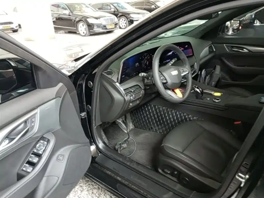 Cadillac CT5 2024 28T Luxury Model Pro фото 16