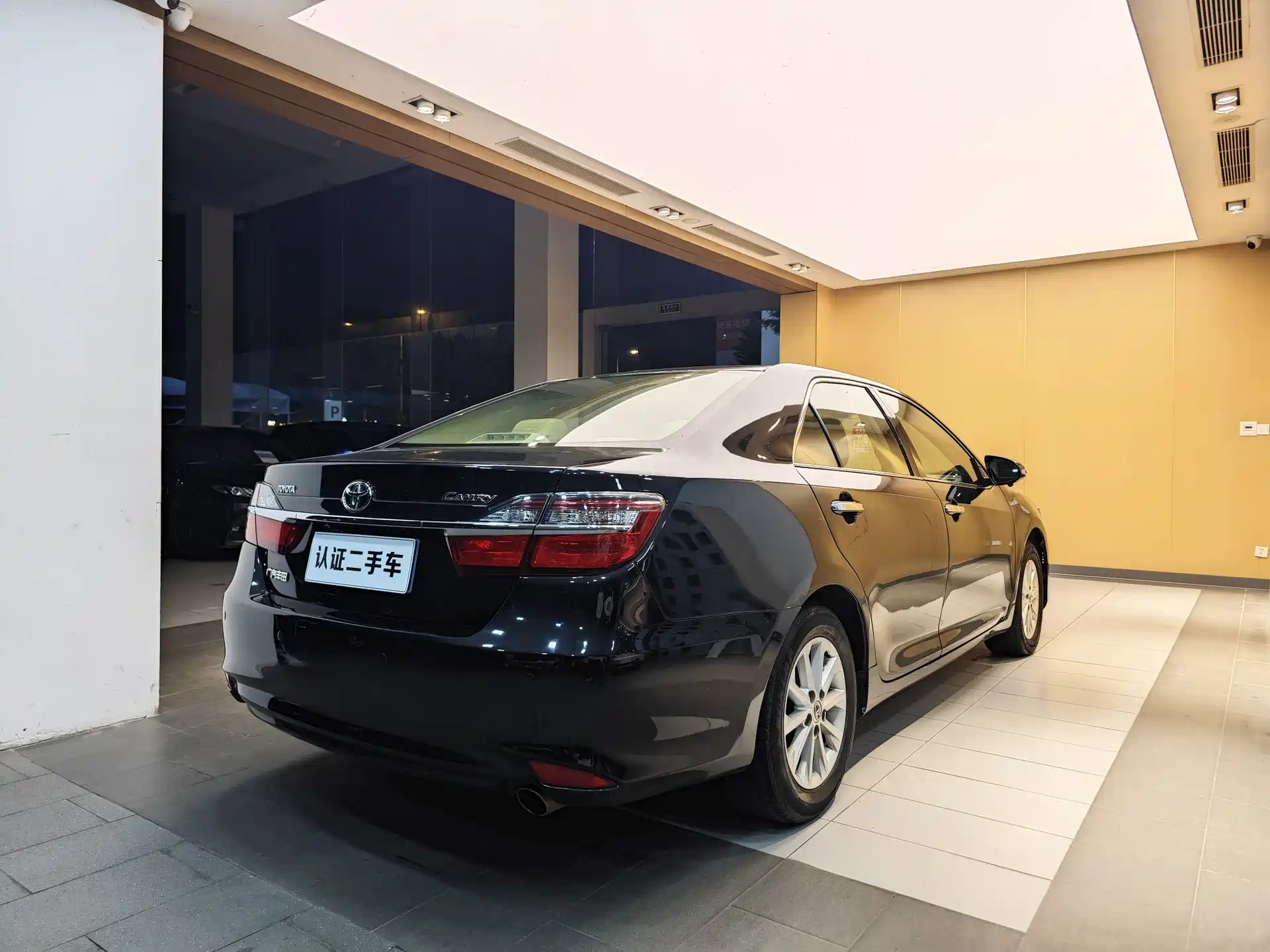Фото 30 - Toyota Camry