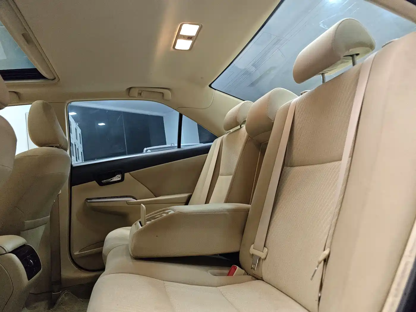 Toyota Camry 2016 2.0E 10th Anniversary Elite Edition фото 23
