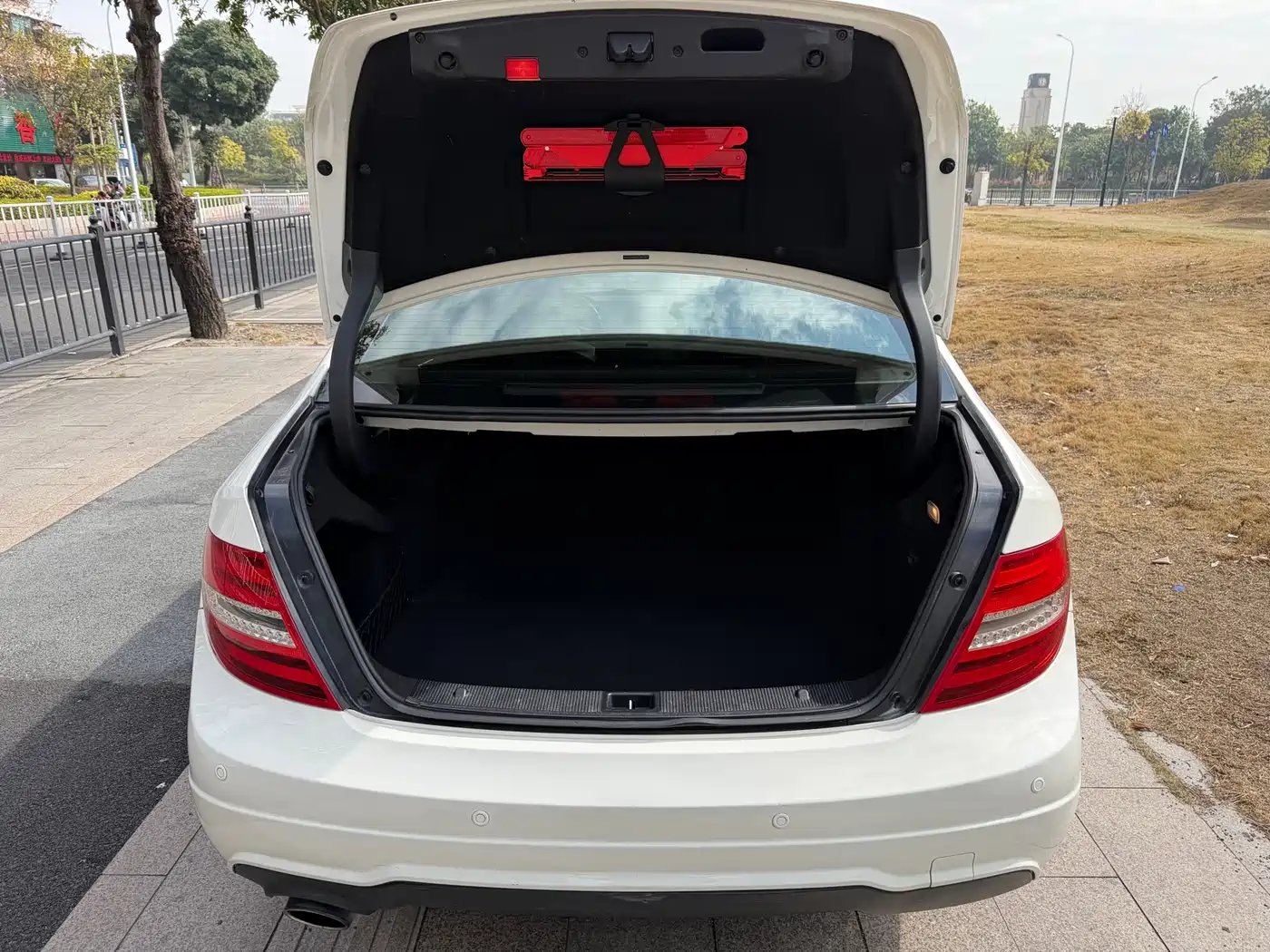 Mercedes-Benz C-Class 2013 C 180 Classic Grand Edition фото 9