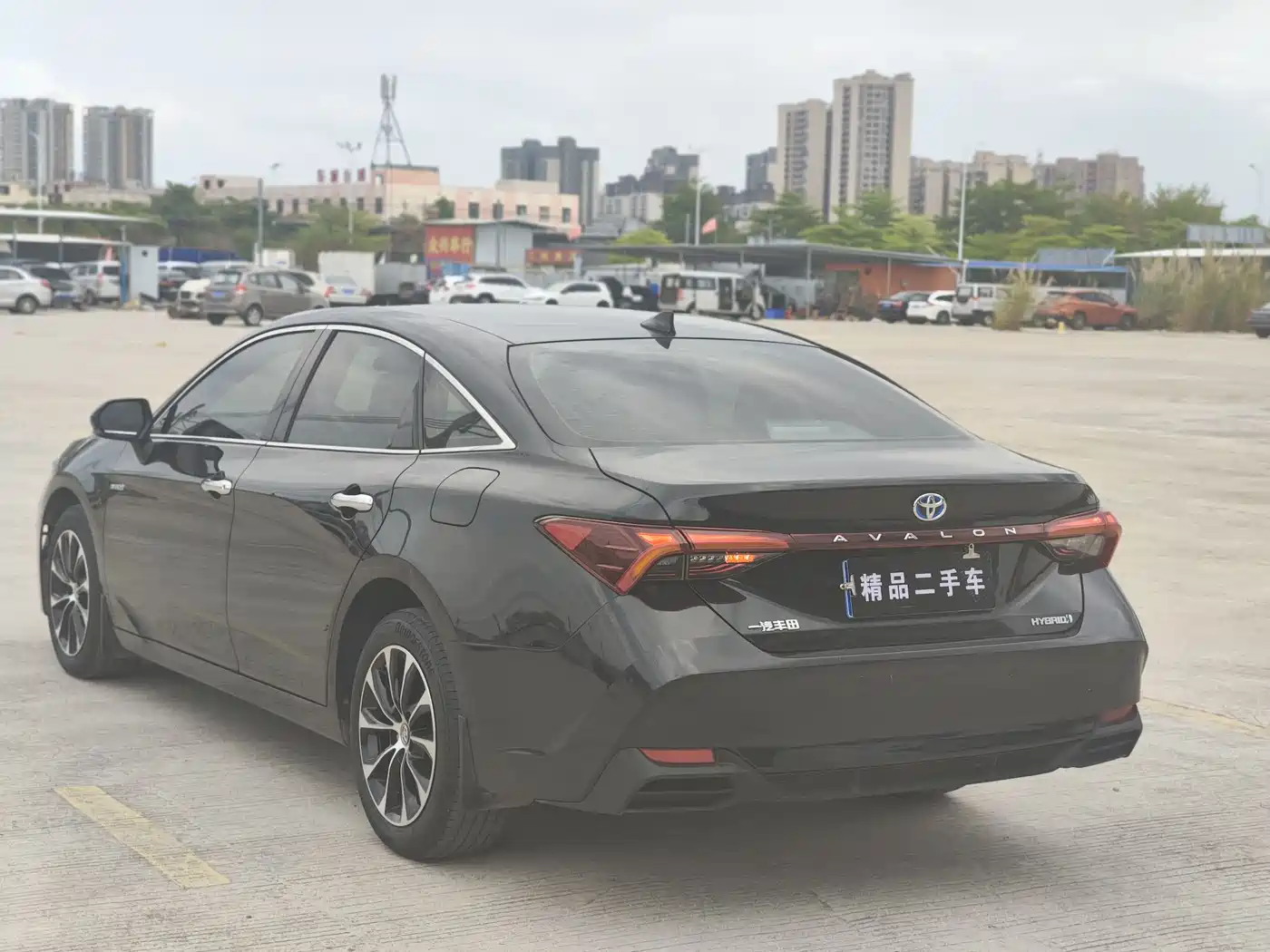 Toyota Avalon 2022 Hybrid 2.5L Luxury Edition фото 10