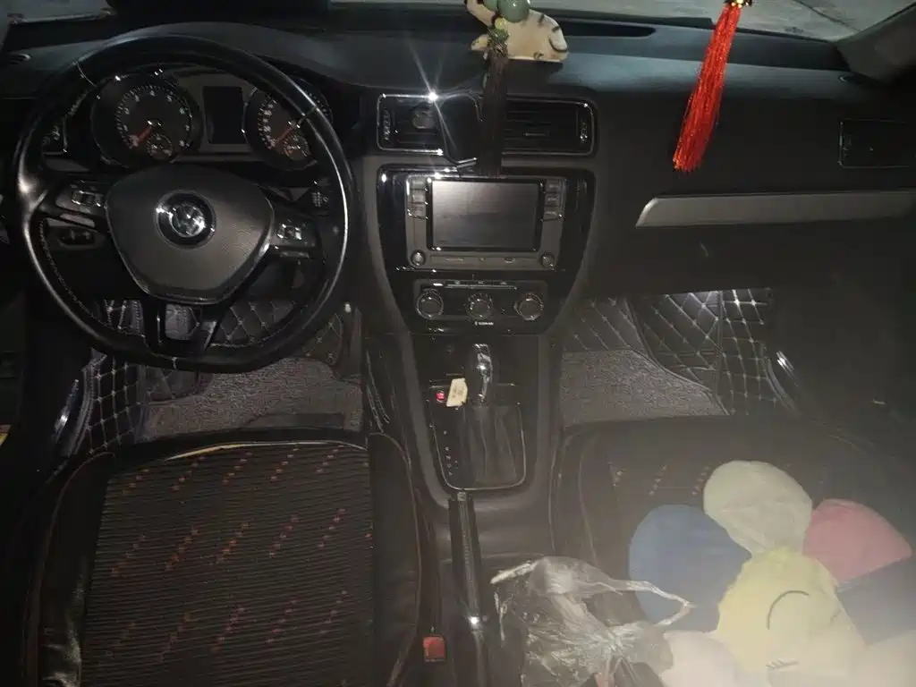 Volkswagen Sagitar 2017 230TSI Automatic Comfort фото 13