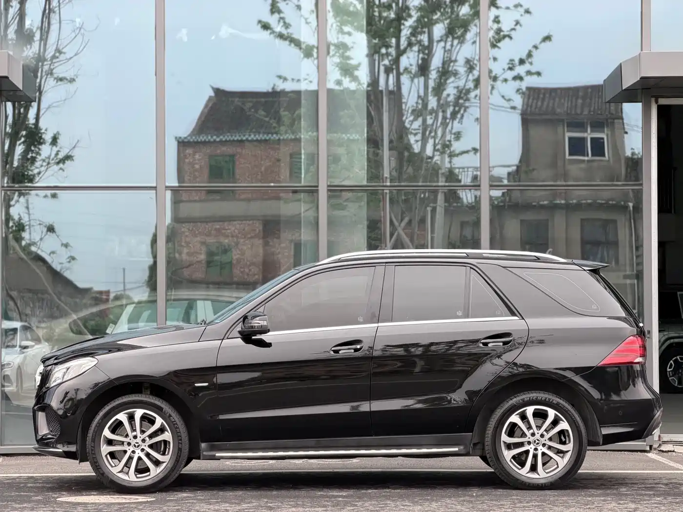 Mercedes-Benz GLE 2018 GLE 320 4MATIC Dynamic Ultimate Edition фото 3